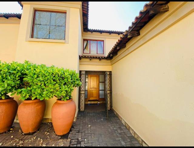 3 BEDROOM HOUSE FOR SALE IN KENSINGTON
